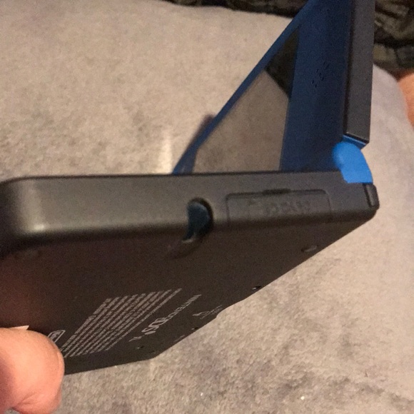 Nintendo DS Xl w/ camera - Picture 3 of 8